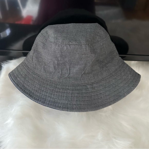Double sided bucket hat - Picture 5 of 6